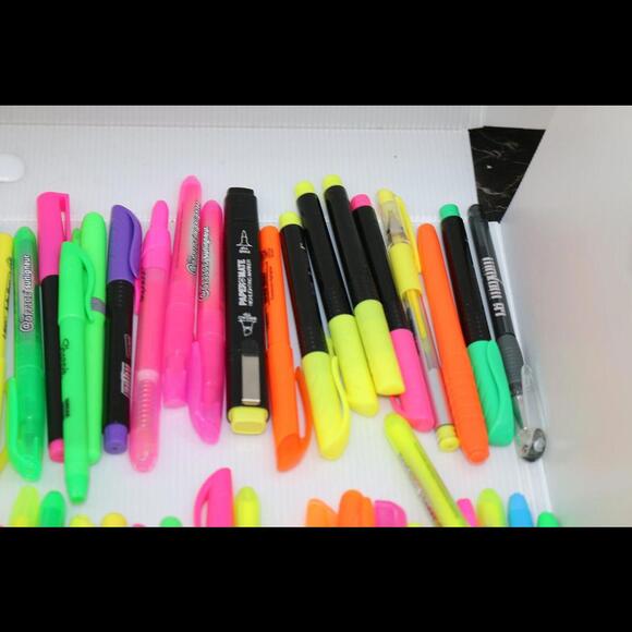 Huge lot Bulk Sharpie Marker stadtler bic Fluorescent YELLOW Highlighter - Picture 4 of 8